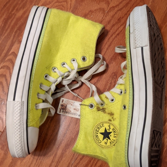 New with tags and defects. Converse "tennis ball"